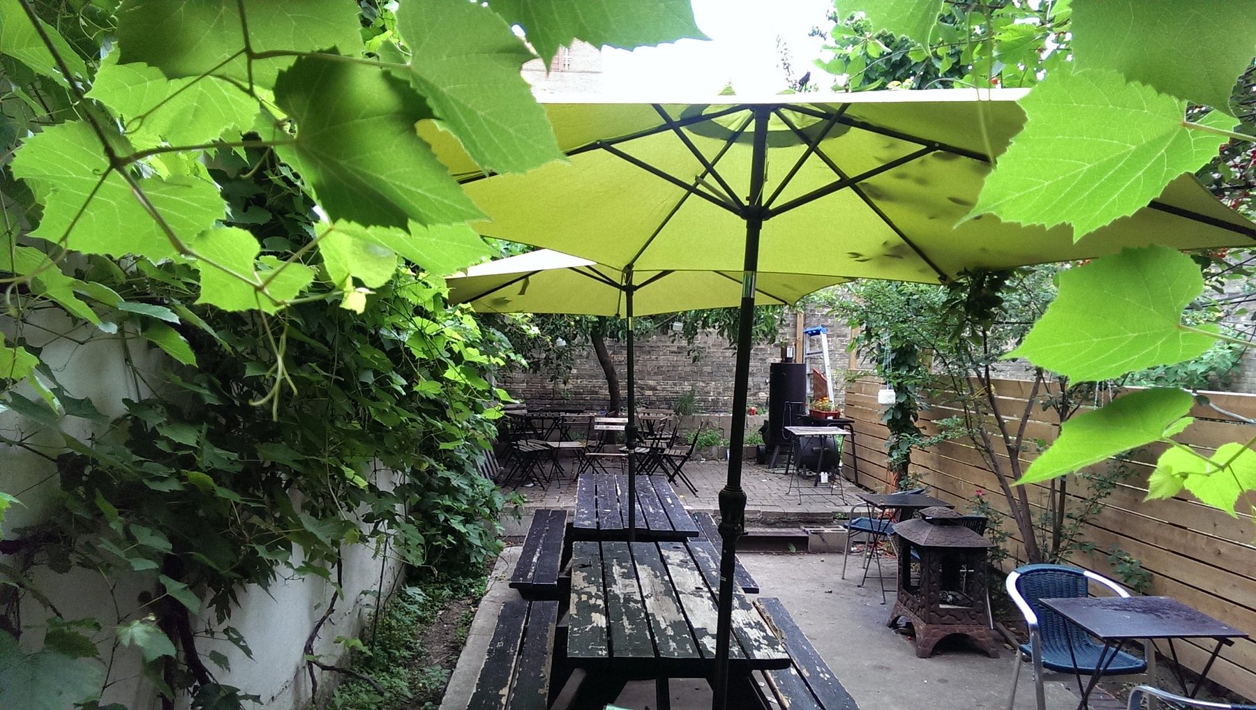 Café Pamenar — Kensington Market Toronto